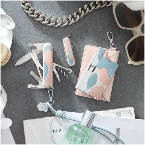 Складной нож Victorinox Classic SD Paris Style 0.6223.e221, функций 7, 58мм, розовый, коробка подарочная