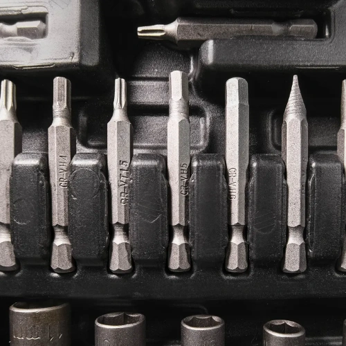 Набор ручного инструмента Bort BTK-138